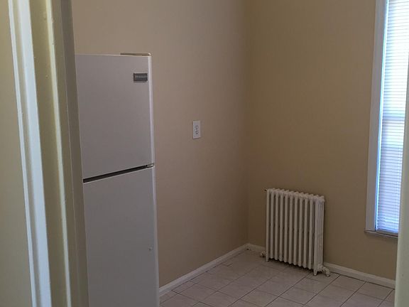 3rd image of 11 Green Acres Dr APT 127