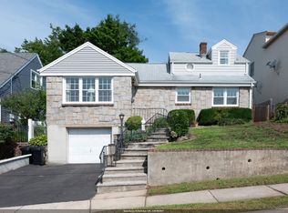 722 7th St, Carlstadt, NJ 07072