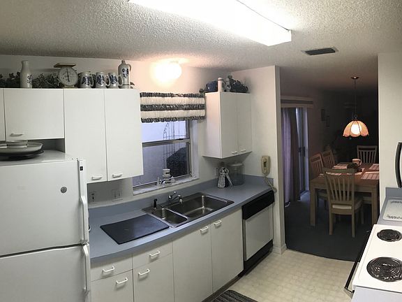 3rd image of 1104 Bernardo Blvd