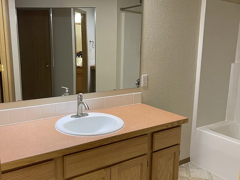 1544 Derby Ln SE — Photo 22