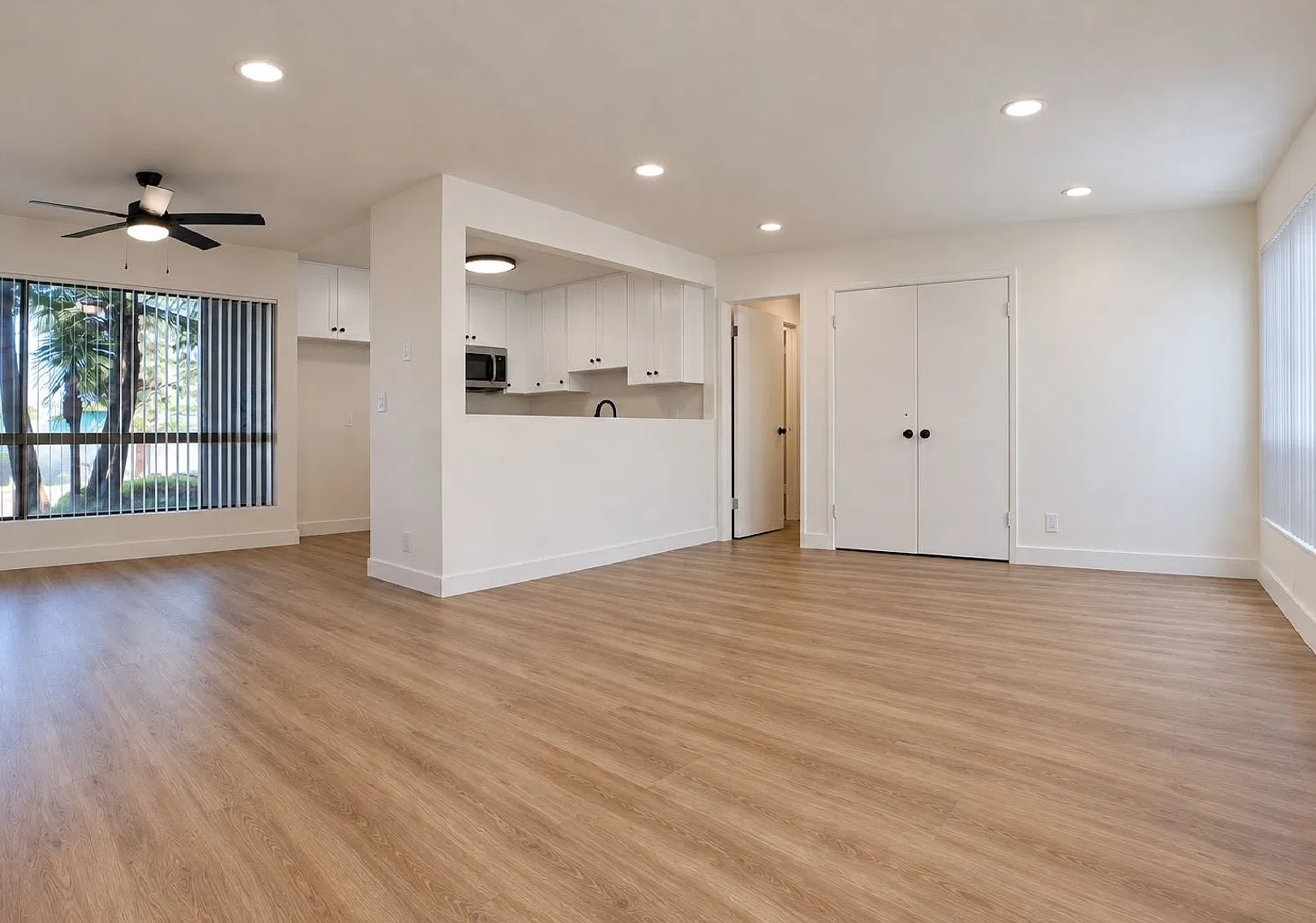 Lindley Apartments — Photo 3