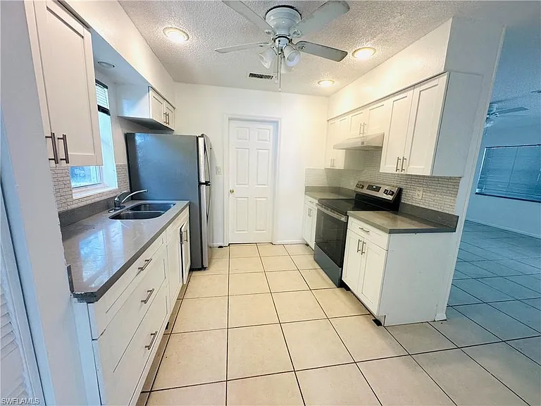 1215 S Alhambra Cir #B — Photo 6