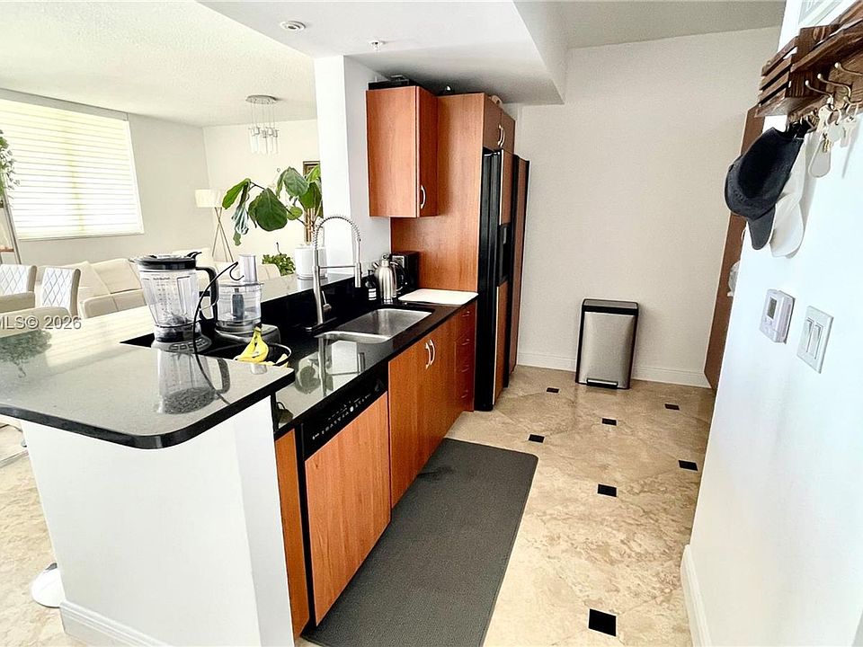 1st image of 18800 NE 29th Ave APT 818
