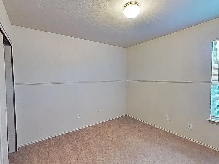 1200 Hughmont Dr — Photo 13