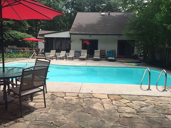 2nd image of 509 Oakdale Dr