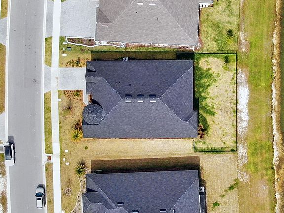 2nd image of 348 Mosaic Blvd