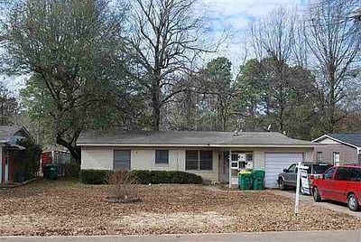 1st image of 141 Park Cir