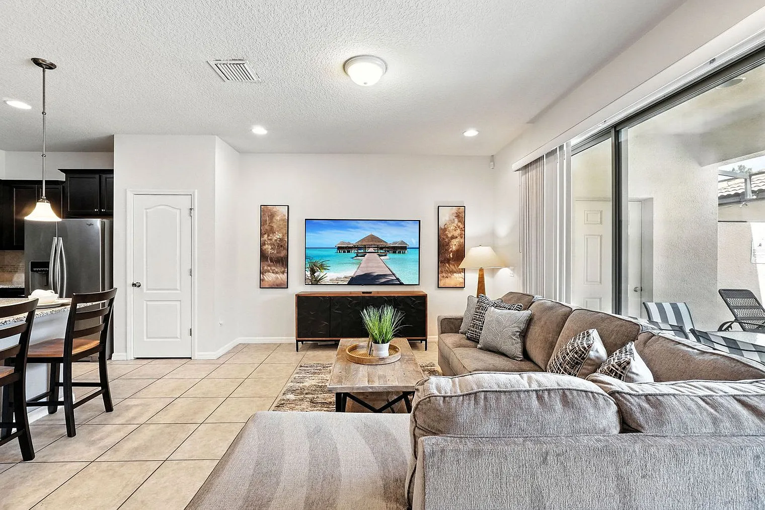 5 bed, 5.0 bath, 2271 sqft, $3,976 — Photo 3