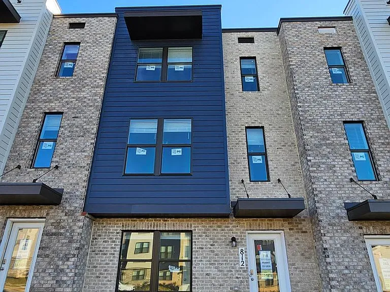 418 Carroll Walk Ave — Photo 2