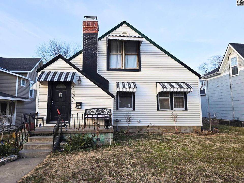 1st image of 206 W Main St