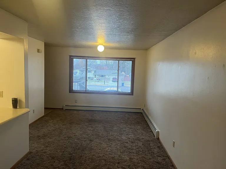 501 SW Higgins Ave #A — Photo 3