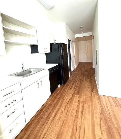 East Burnside Apartments — Photo 13