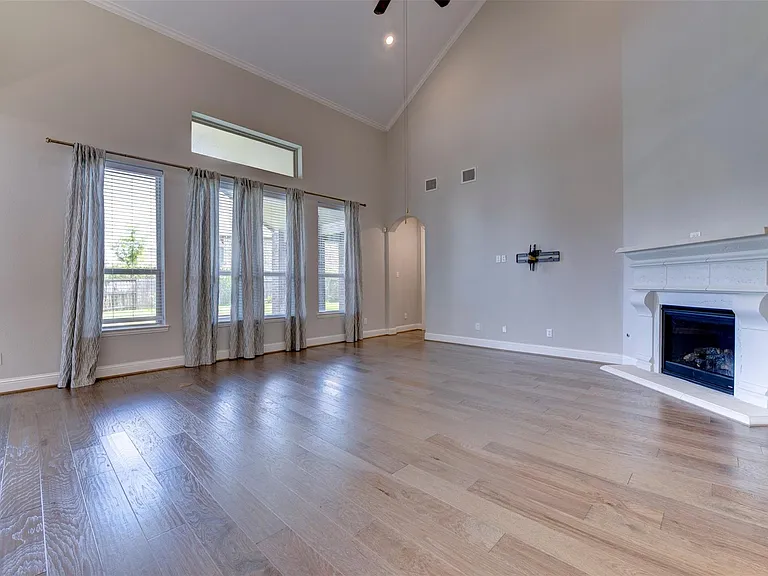 19403 Trinity River Dr — Photo 4