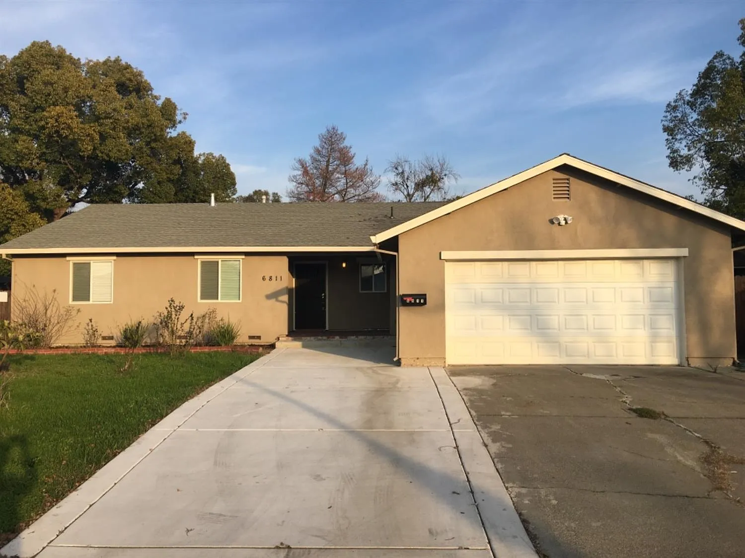 6811 Demaret Dr photo 1