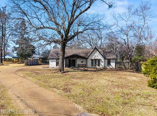 231 Hickory Ln, Batesville, MS 38606