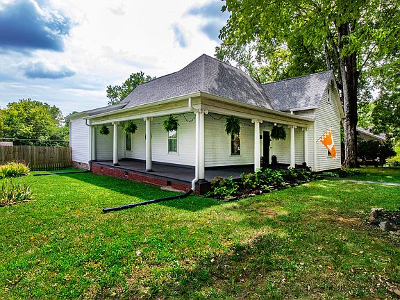 2nd image of 502 Midlake Dr