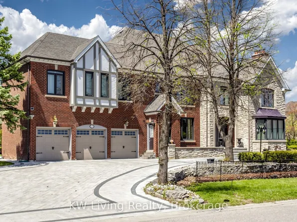 2 Cortina Ct N, Richmond Hill, ON L4B 3G8