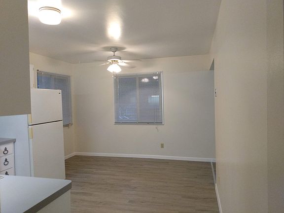 3rd image of 207 Mead St APT 4
