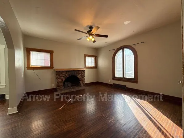 2800 P St APT 4, Lincoln, NE 68503