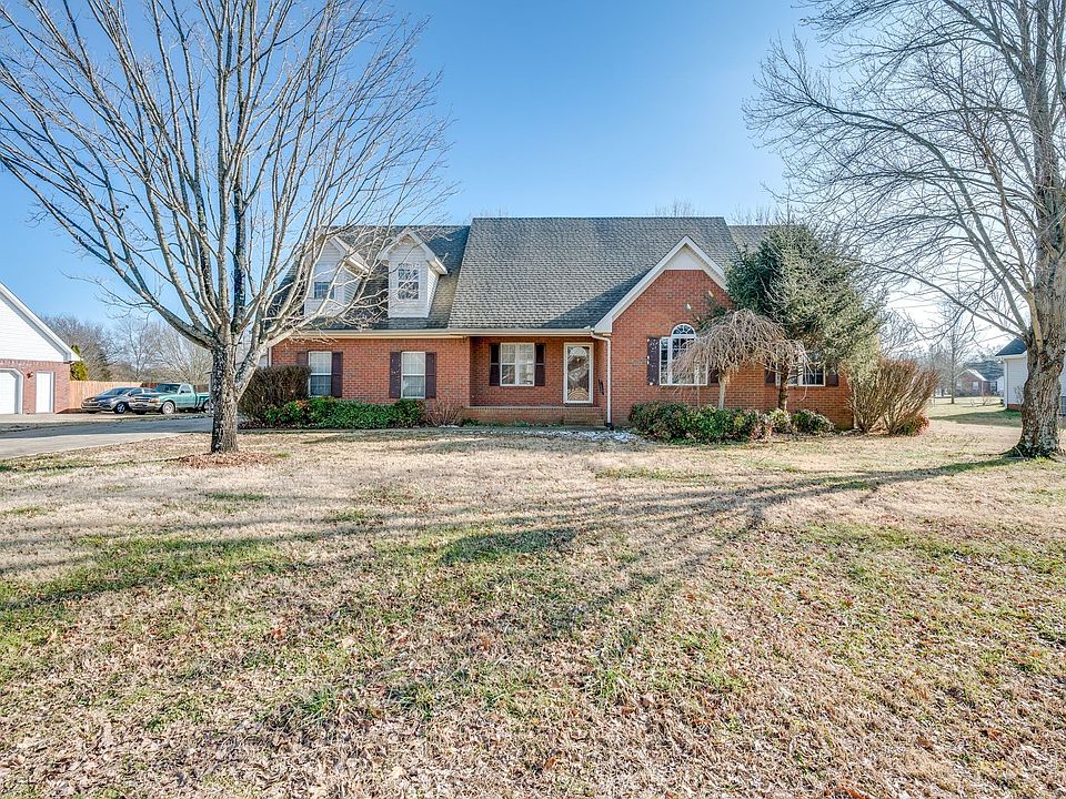 1st image of 229 Fieldstone Dr