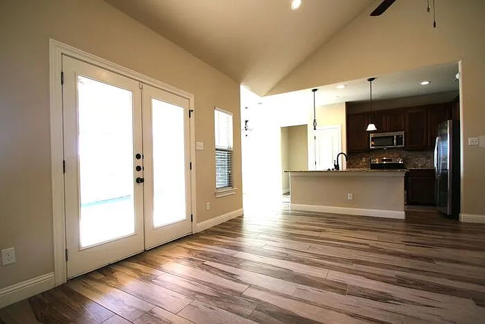 8009 Bangor Dr — Photo 10