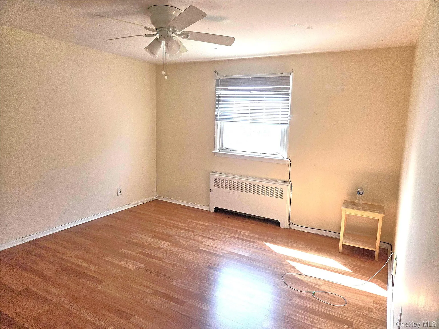 2 bed, 1.0 bath, 1872 sqft, $3,200 — Photo 2
