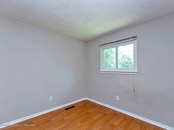 5th image of 1730/1732 Burcham Dr