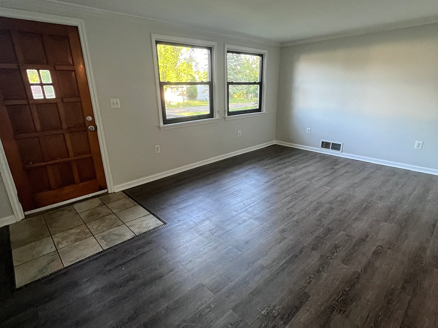 2440 Emmons Avenue — Photo 4