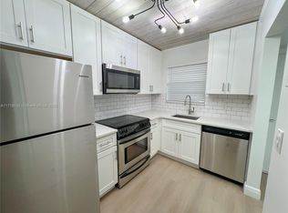 1638 Embassy Dr APT 301, West Palm Beach, FL 33401