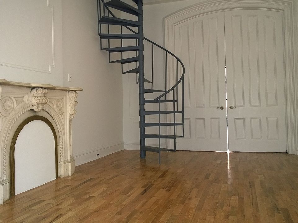 1st image of 286 Saint James Pl APT 2