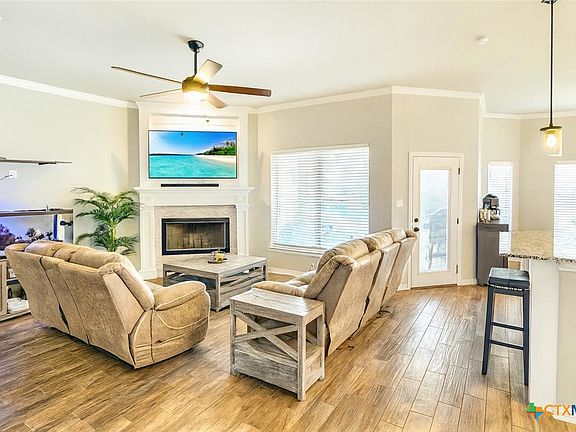 4th image of 3002 Saint Matthew St