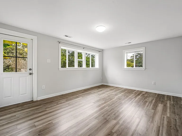 608 Lakeshore Dr — Photo 3