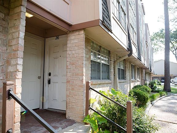 4th image of 12633 Memorial Dr APT 241