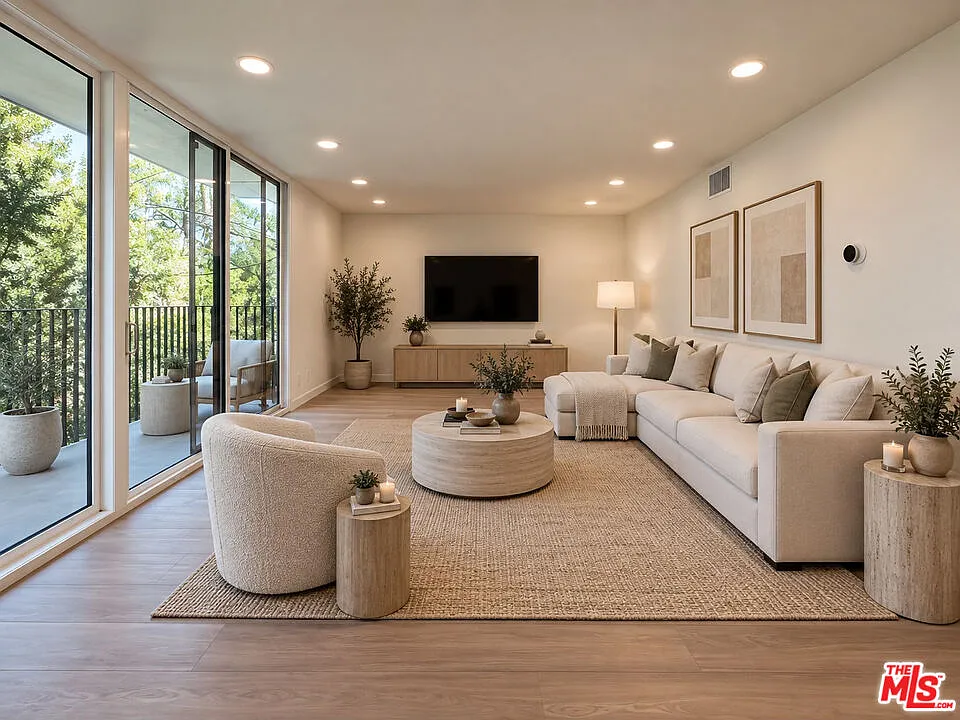 2 bed, 2.0 bath, $5,400 — Photo 3