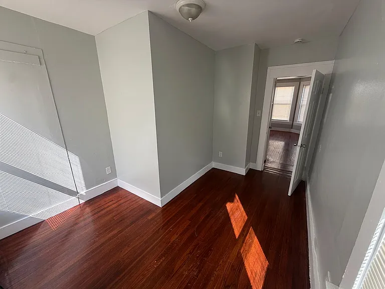 611 Elm St #2 — Photo 5