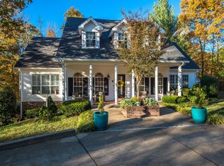 1424 Deerwood Dr, Burns, TN 37029