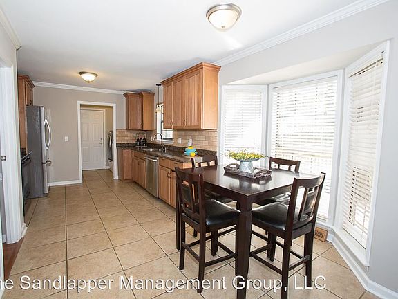 4th image of 1502 Kentwood Cir