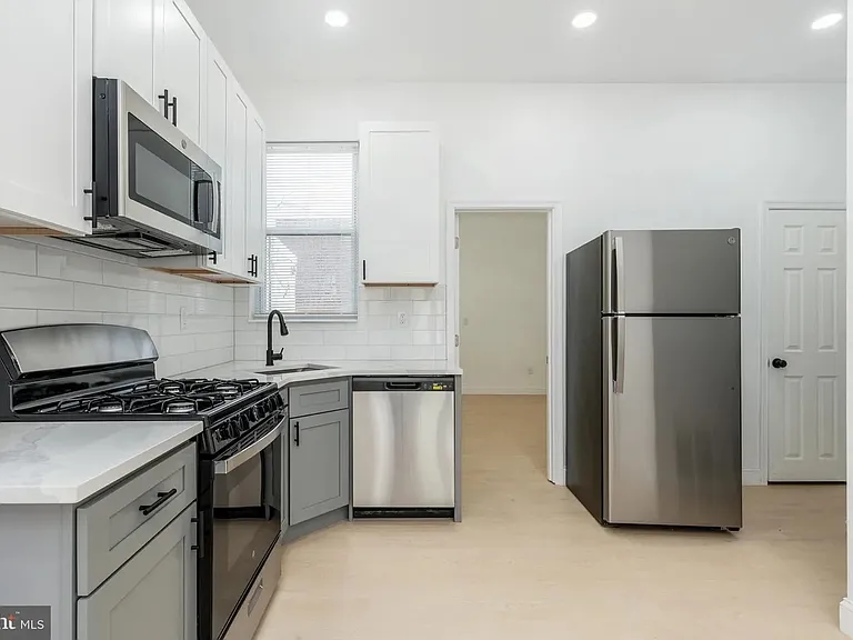 703 N 43rd St #1 — Photo 14