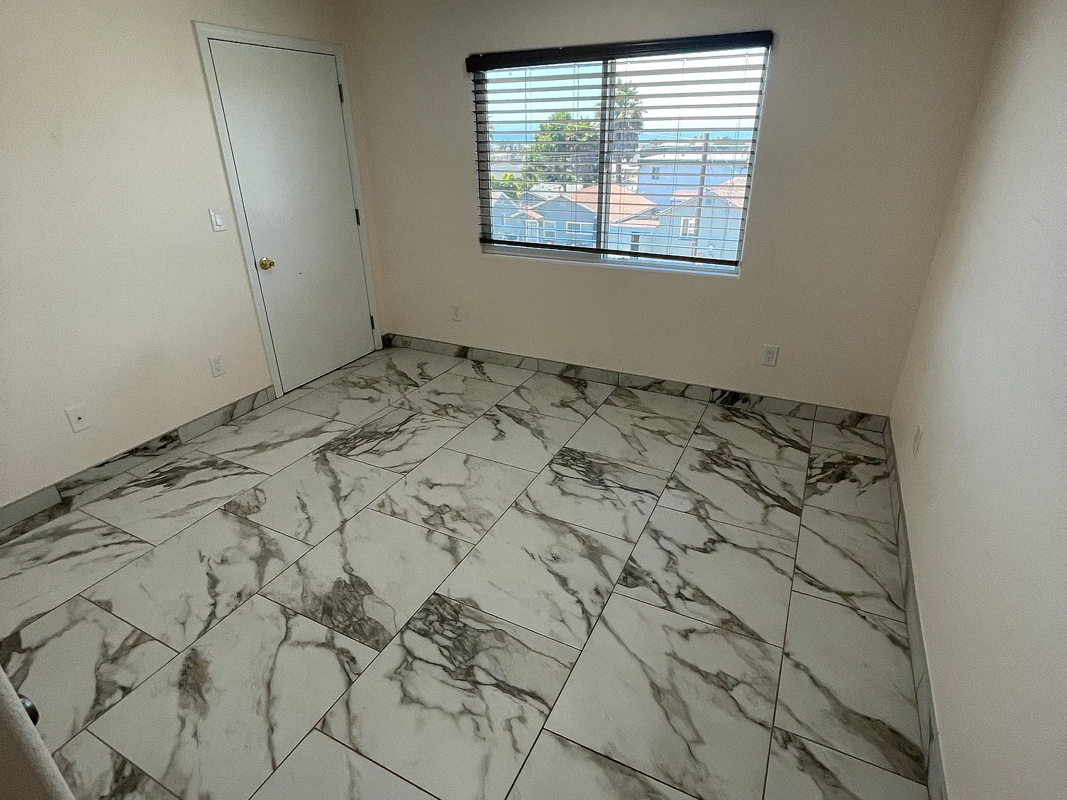 2 bed, 2.5 bath, 977 sqft, $2,950 — Photo 2