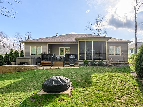 4th image of 160 Pine Hollow Ct