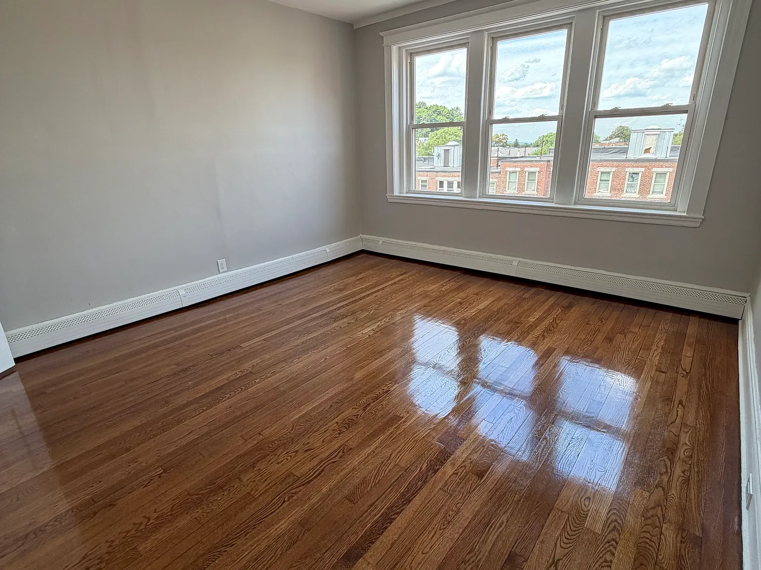 3 bed, 1400 sqft, $3,600 — Photo 4