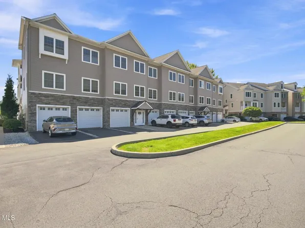 10304 Admirals Walk Drive #10, Cohoes, NY 12047