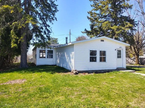 3572 N 1st St, Onaway, MI 49765
