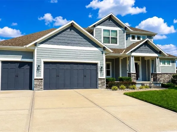 4333 SE Trotter Dr, Lees Summit, MO 64082