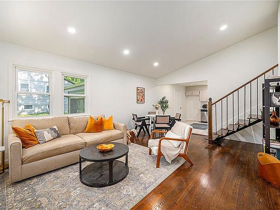 3rd image of 3307 E 107th Ter