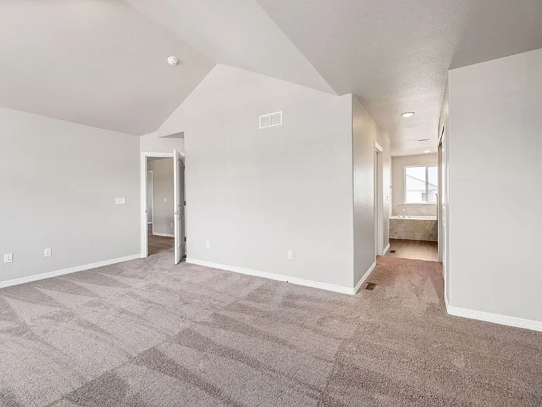5694 Olathe Ave — Photo 11