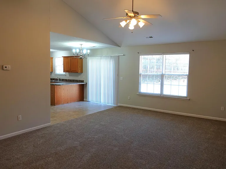 139 Stockbridge Dr — Photo 7
