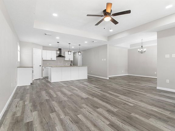 4th image of 7929 Ritz St