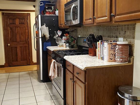 4th image of 173 Babcock St #1