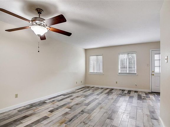 3rd image of 4037 Division St #4037